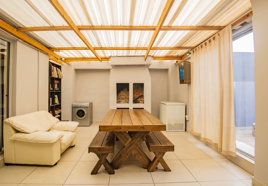 3 Bedroom Property for Sale in Glenwood Western Cape